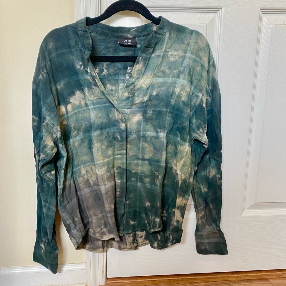 NWT VICI Sea Cliff Cotton Tie Dye Plaid Top Blue Green Size XS - Picture 4 of 14